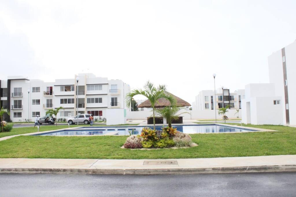 Depa De Playa C/Alberca Cerca De La 5A Avenida Apartman Playa del Carmen Kültér fotó