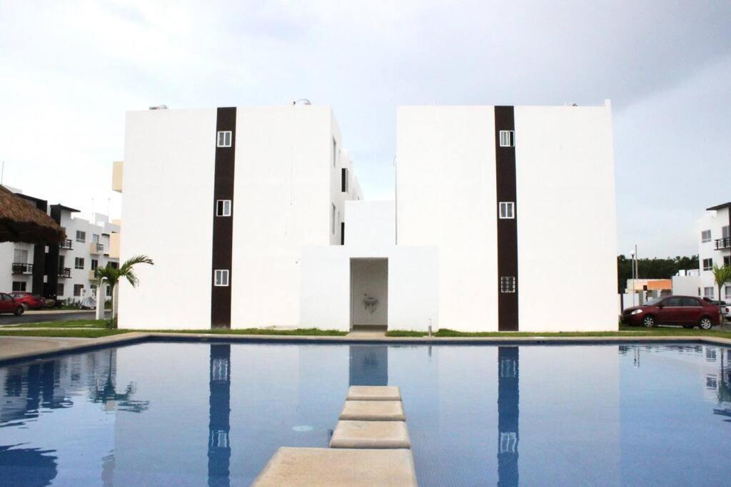 Depa De Playa C/Alberca Cerca De La 5A Avenida Apartman Playa del Carmen Kültér fotó